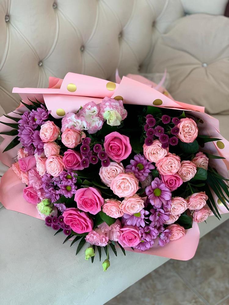 Букет цветов из: Хризантемы, Розы и Лизиантусы в Спас-Клепиках