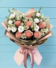 Букет цветов из:  Розы, Альстромерии и Лизиантусы в Спас-Клепиках