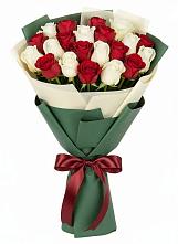 Букет Микс из красных и белых роз в Спас-Клепиках