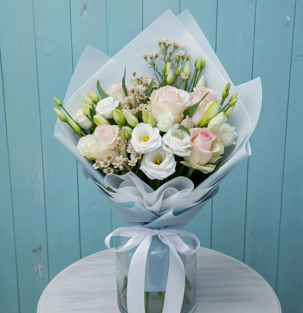 Букет цветов из: Розы и Лизиантусы в Спас-Клепиках