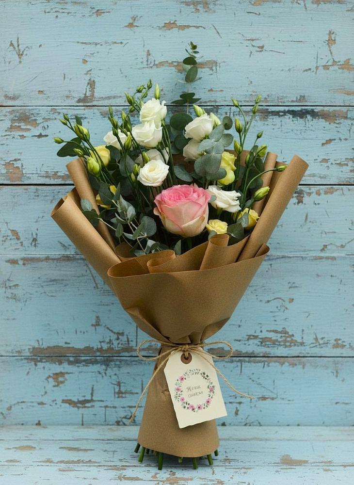 Букет цветов из: Розы и Лизиантусы в Спас-Клепиках