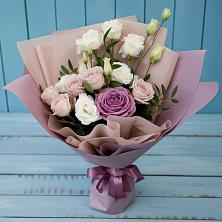 Букет цветов из:  Розы и Лизиантусы в Спас-Клепиках