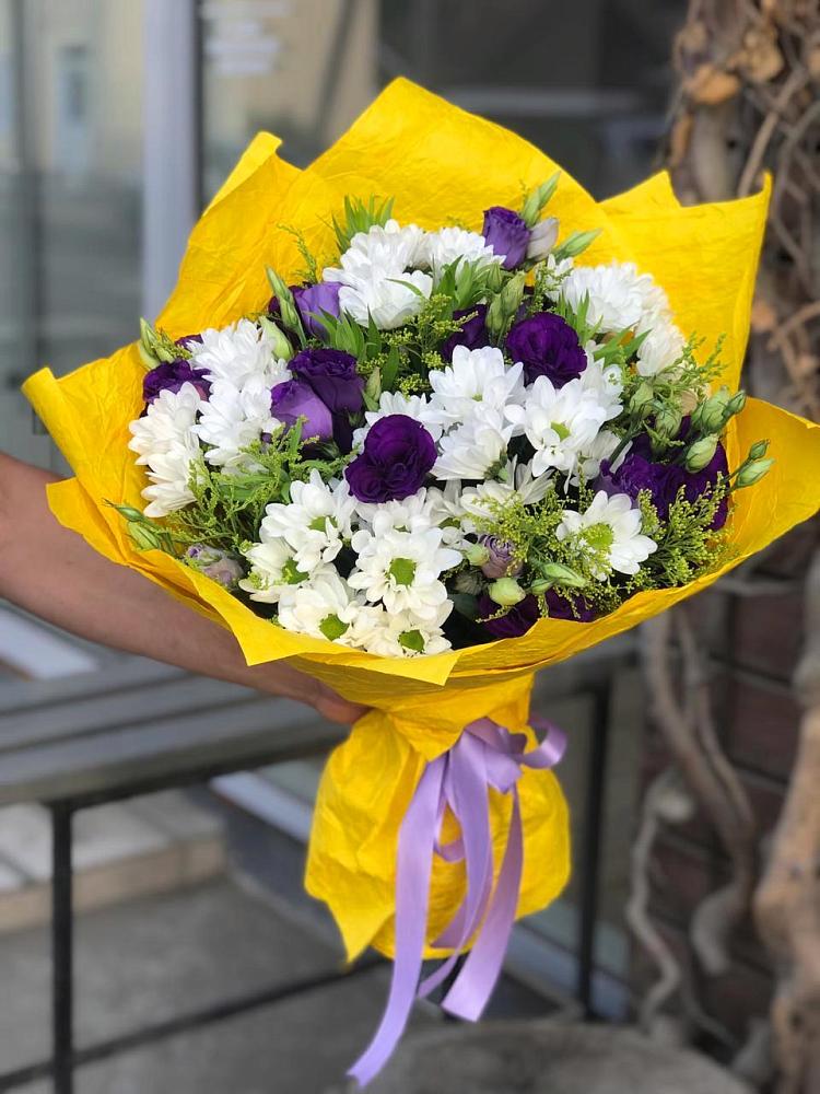 Букет цветов из: Ирисы, Хризантемы и Ромашки в Спас-Клепиках