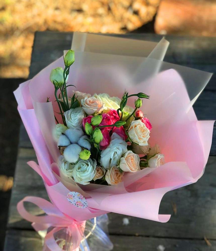 Букет цветов из: Розы и Лизиантусы в Спас-Клепиках