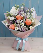 Букет цветов из:  Лизиантусы, Розы, Альстромерии и Гипсофила в Спас-Клепиках