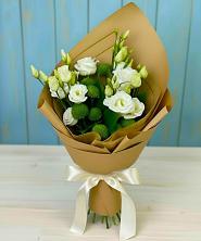 Букет цветов из:  Хризантемы и Лизиантусы в Спас-Клепиках