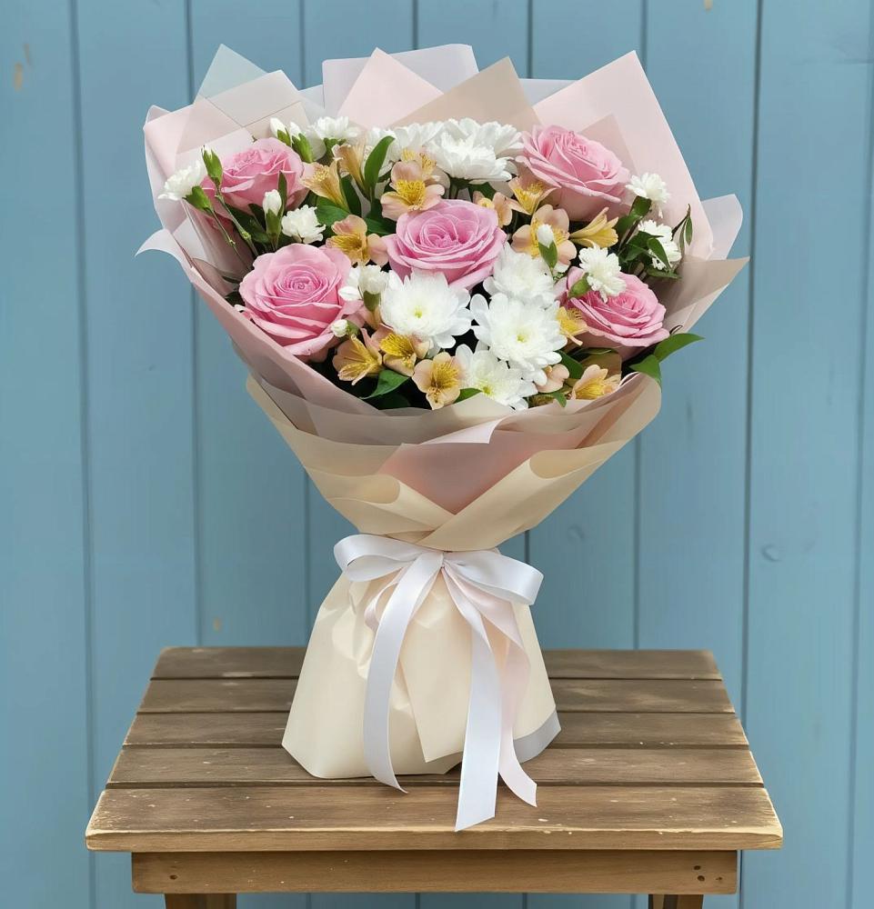 Букет цветов из: Гвоздики, Орхидеи и Розы в Спас-Клепиках