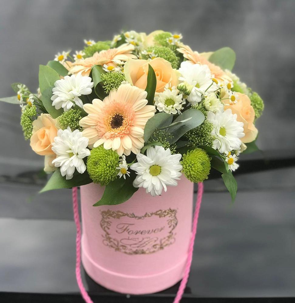 Цветочная композиция из Розы, Герберы и Хризантемы в шляпной коробке в Спас-Клепиках