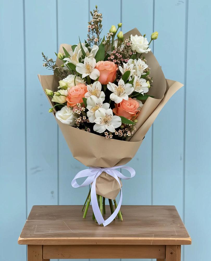 Букет цветов из: Альстромерии, Лизиантусы, Розы и Хризантемы в Спас-Клепиках