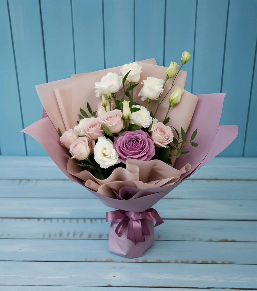 Букет цветов из: Розы и Лизиантусы в Спас-Клепиках